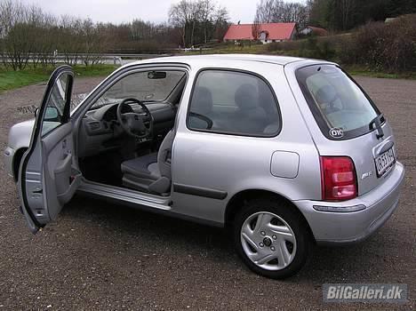 Nissan Micra Comfort 1.0 *SOLGT* billede 2