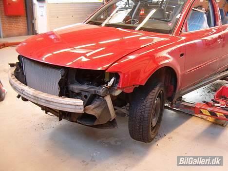 VW Passat Variant TDI - Også plast inderskerme afmonteres.   Så kan man også selv være tilfreds med resultatet.  :-) billede 12