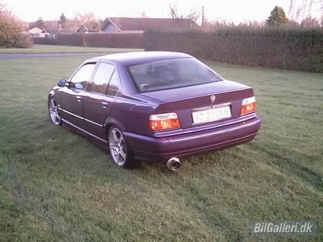 BMW e36 solgt - bagfra billede 15