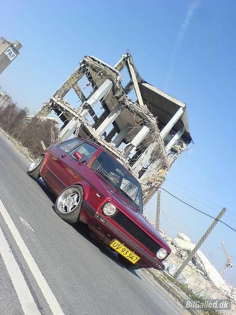 VW Golf 1 16V solgt - godt vejr billede 2