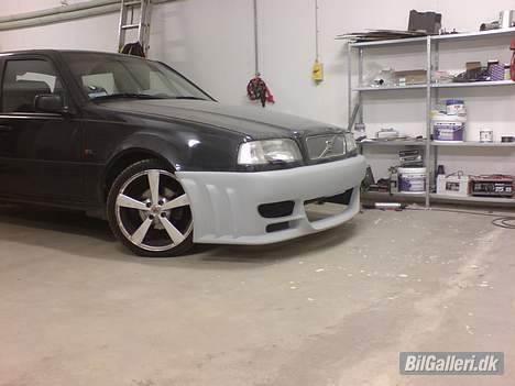 Volvo 460 TIL SALG  - Her er kofangeren så grundet og klar til maler,,, DAMN, den er NICE !  billede 11