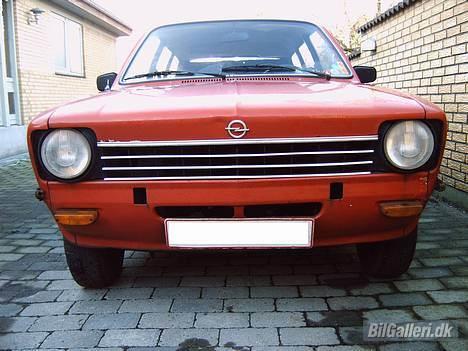 Opel Kadett C. stc. - har fundet kofanger i god stand jeg skal have på billede 5