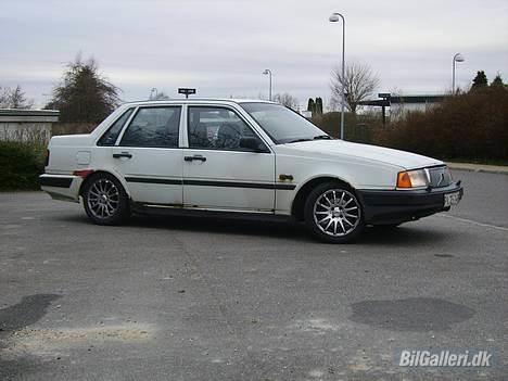 Volvo 460  - nyeste billede..... lige et hurtigt af fælgene som er kommet på :)  billede 20