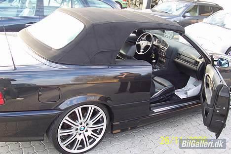 BMW 320 i cabriolet  billede 4