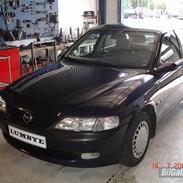 Opel vectra B totalskadet