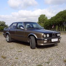 BMW 320i ( SOLGT ) E30,er