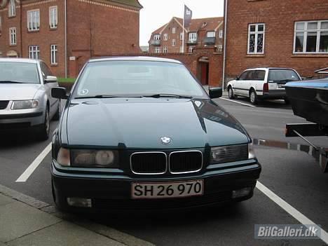 BMW 320i billede 1