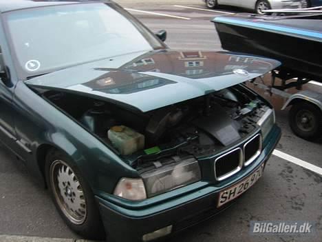 BMW 320i billede 2