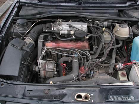 VW Golf 2 GTi FAI -Solgt- - Motor er der ikke gjort meget ved, men den kører fremragene! billede 11