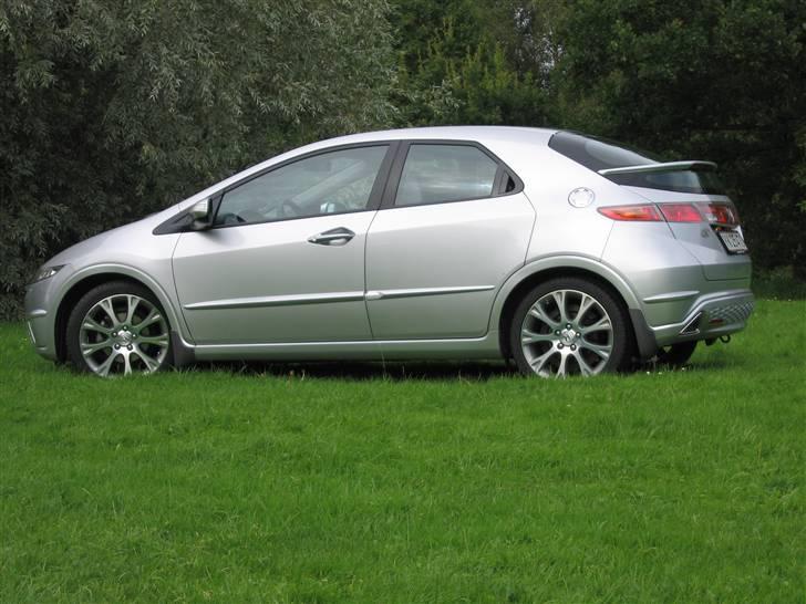 Honda Civic 1.8i Sport "solgt " - Det har pyntet med lidt lak ;-))) billede 3