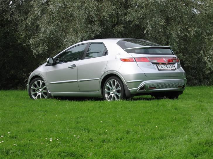 Honda Civic 1.8i Sport "solgt " - Flot røv ! billede 4