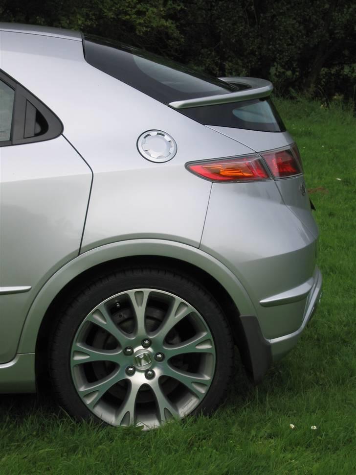 Honda Civic 1.8i Sport "solgt " - Org. Hækspoiler billede 9