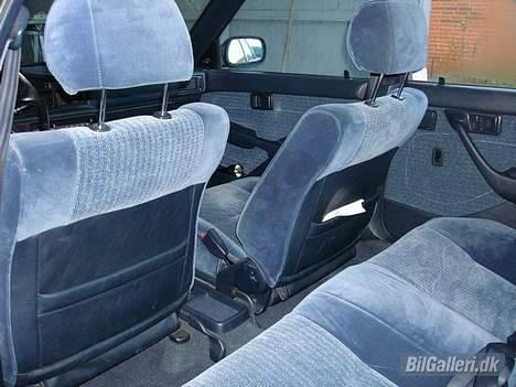 Toyota carina 2 2,0 GLI billede 2