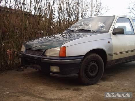 Opel kadett E .Guffe. skrottet billede 4