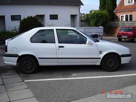 Renault 19 1,4 S 3-dørs  "solgt" billede 1