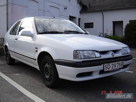 Renault 19 1,4 S 3-dørs  "solgt" billede 2