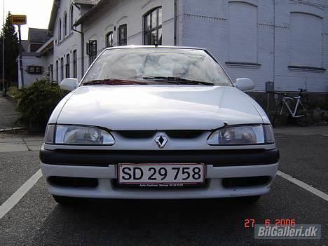 Renault 19 1,4 S 3-dørs  "solgt" billede 3
