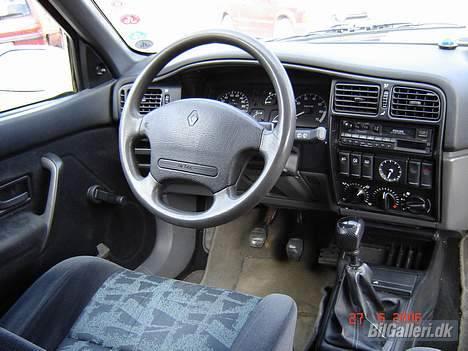 Renault 19 1,4 S 3-dørs  "solgt" billede 4