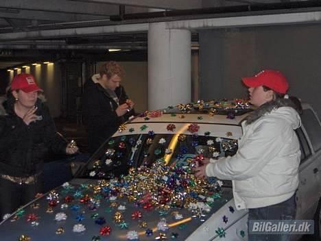 Opel Kadett E Van solgt - Hjælp til montering af julepynt. (Ann, Ebbe Sommerlund) billede 17