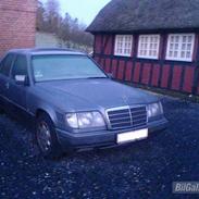 Mercedes Benz 300D w124