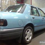 Ford Sierra Azur