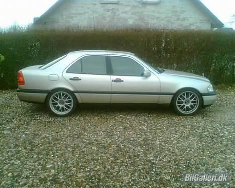 Mercedes Benz c 250  - Bilen efter billede 3