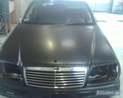 Mercedes Benz c 250  - Frontklap grill skærme alt er skiftet udvendigt billede 5