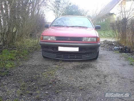 Mitsubishi Colt  - Forfra. billede 4