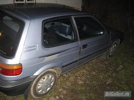 Toyota Corolla 1.3 XL *SOLGT* billede 3