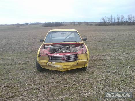 Opel Ascona b Solgt - Ingen køler hjelm, fordi der sidder traktor batteri på:D billede 9