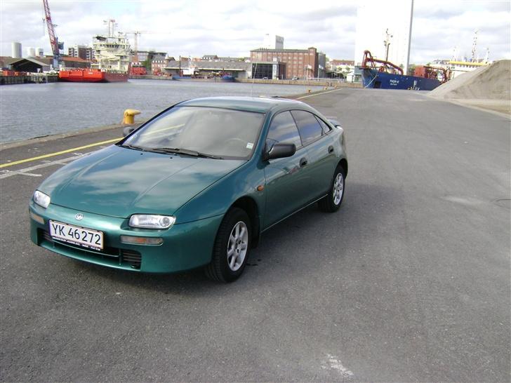 Mazda 323 F glx **SOLGT** billede 5