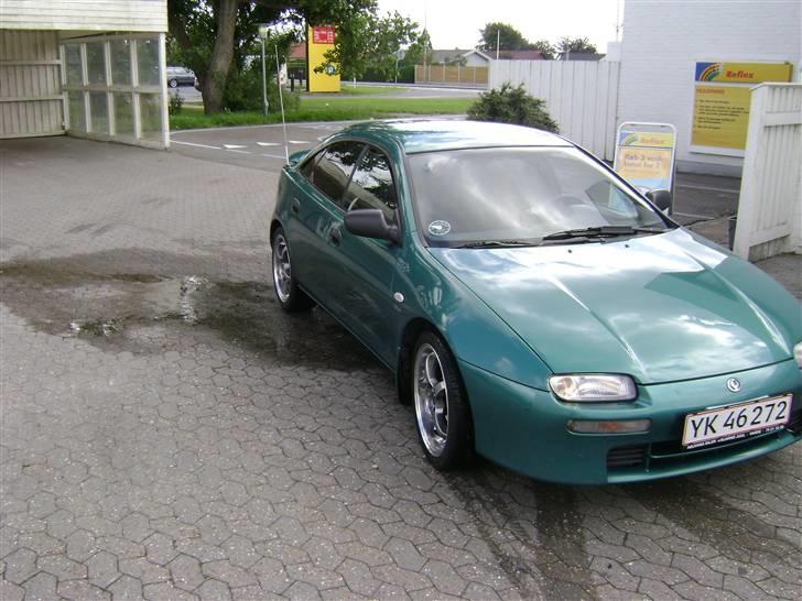 Mazda 323 F glx **SOLGT** billede 6