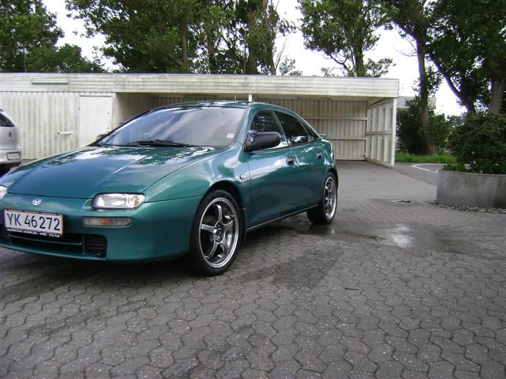 Mazda 323 F glx **SOLGT** billede 9
