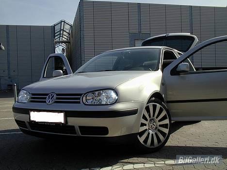 VW Golf 4 1.8 20v ( SOLGT ) billede 1