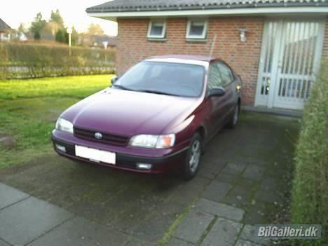 Toyota Carina E 2,0 sli S/D - morfar style.. gammelt billede!!! billede 2