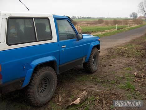 Nissan patrol gamle bil billede 3