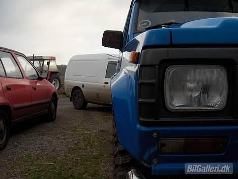 Nissan patrol gamle bil - ekstra brede ARB skærmforøgere, den er blevet synet med de dæk:-) billede 9
