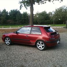 Mazda 323 1,3 16v TOTALSKADET