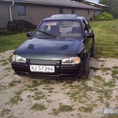 Ford Escort xr3i  -SOLGT-