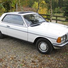 Mercedes Benz 123 230CE - saelges 