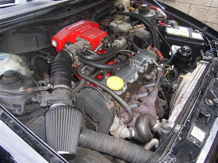 Opel Astra F GSi - Solgt - Lexmaulen:):):) I et beskidt motorrum:P billede 10