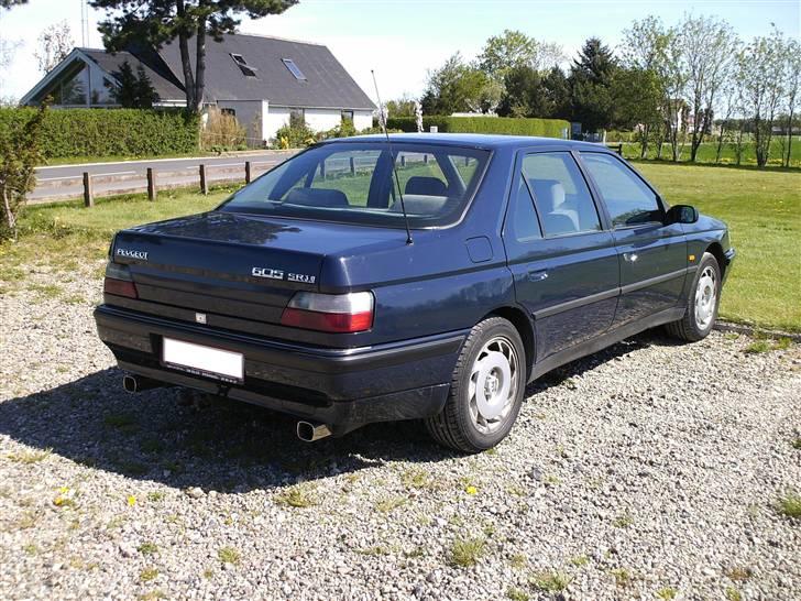 Peugeot 605 sr 3.0v6 Solgt - En dejlig stor familie bil med spark i. top fart 240 km/t :-) billede 1