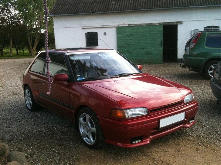 Mazda 323 1,3 16v TOTALSKADET - Nyt 2010 - Ny vasket billede 3