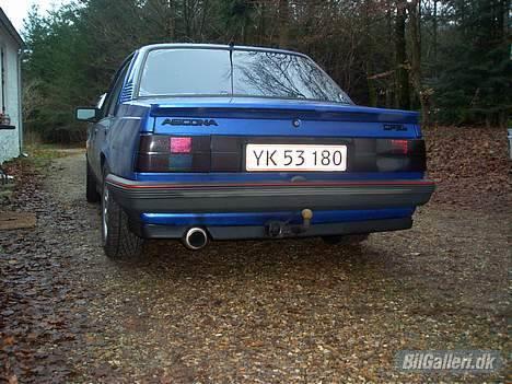 Opel ascona c  *rip* - fik også lige sat ny pot på, jummi!! billede 8