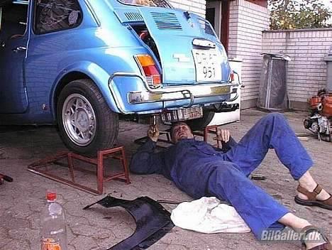 Fiat 500 L / ABARTH - Træls er det når man skal på træf i Kiel og så bundpakningen er utæt...  billede 7