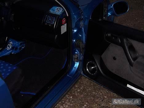 VW Vento "BLUE" - airbrush højtaler gitter billede 7