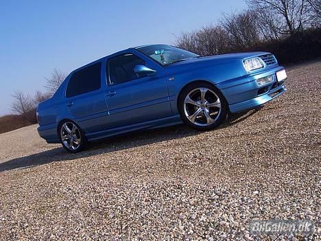 VW Vento "BLUE" - set fra siden, darc-crom fælge 17 tomme billede 9