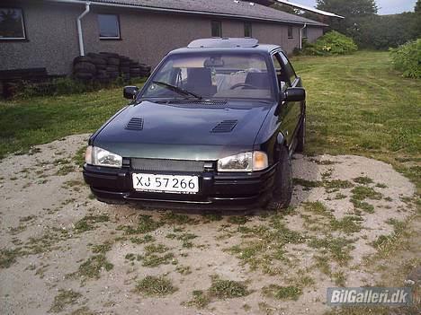 Ford Escort xr3i  -SOLGT- - Sådan så vidunderet ud, da jeg købte den!!! billede 3