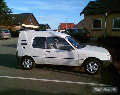 Peugeot 205 XL [Solgt] billede 2