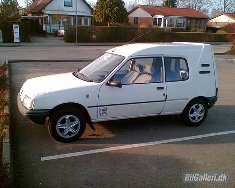 Peugeot 205 XL [Solgt] billede 3
